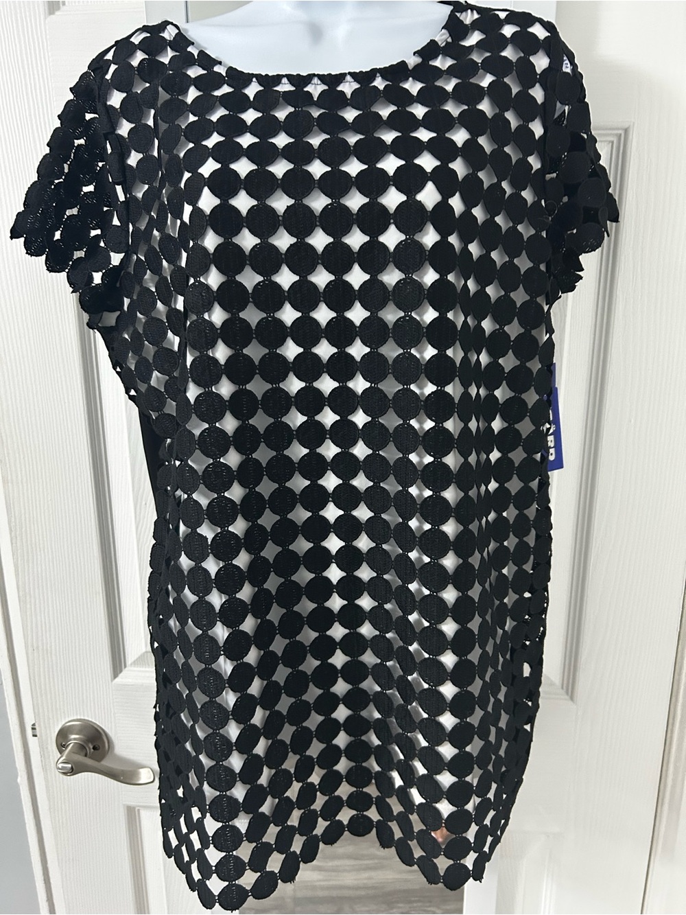 Black Circular Cutout Overlay Short-Sleeve shirt